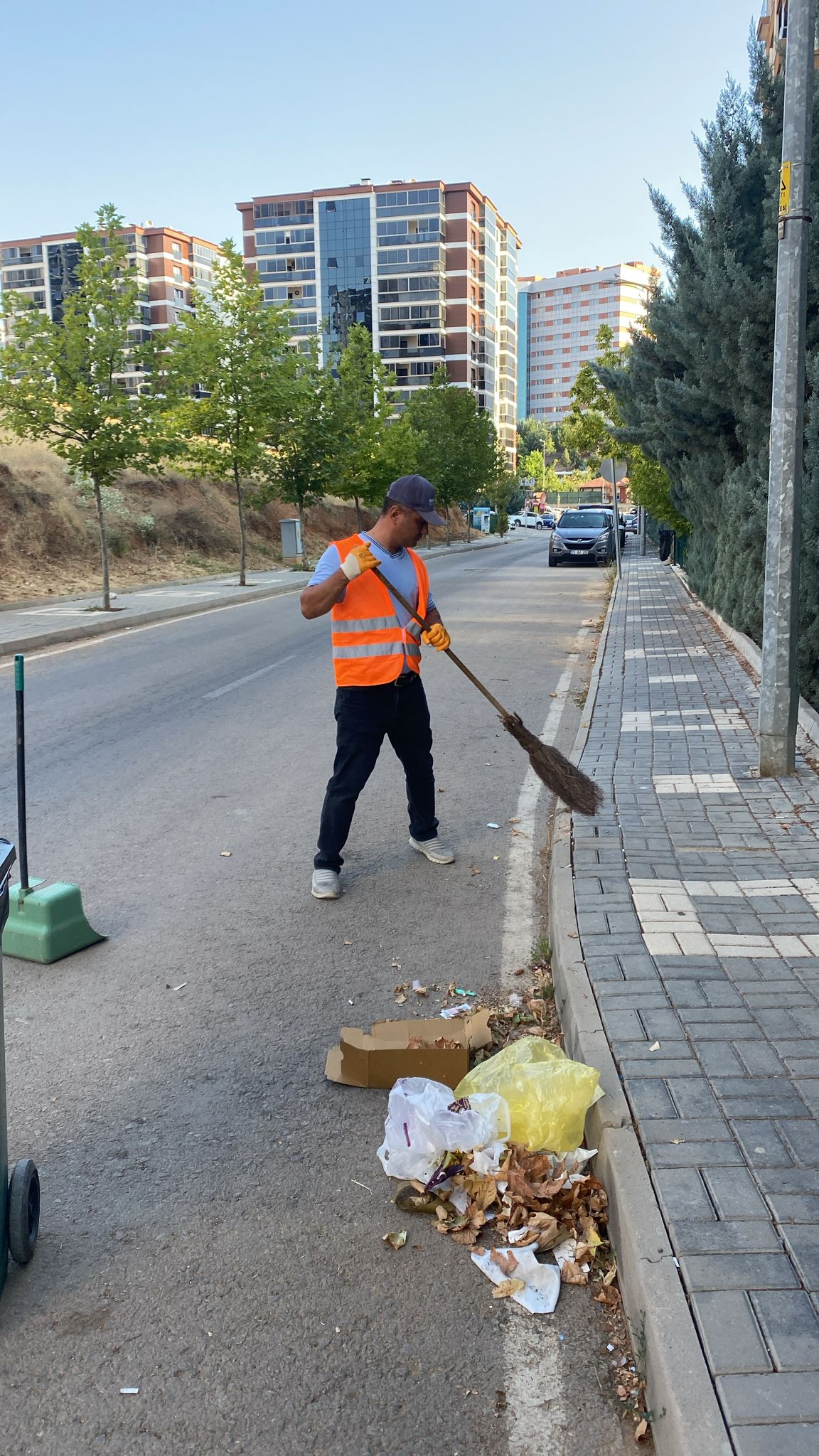 İLÇEMİZİN DÖRT BİR YANINDA ÇALIŞMALARIMIZI TİTİZLİKLE SÜRDÜRÜYORUZ